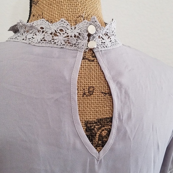 Gray long sleeve lace inset bell sleeve lace neck detail Top Small Mediim - Picture 3 of 10
